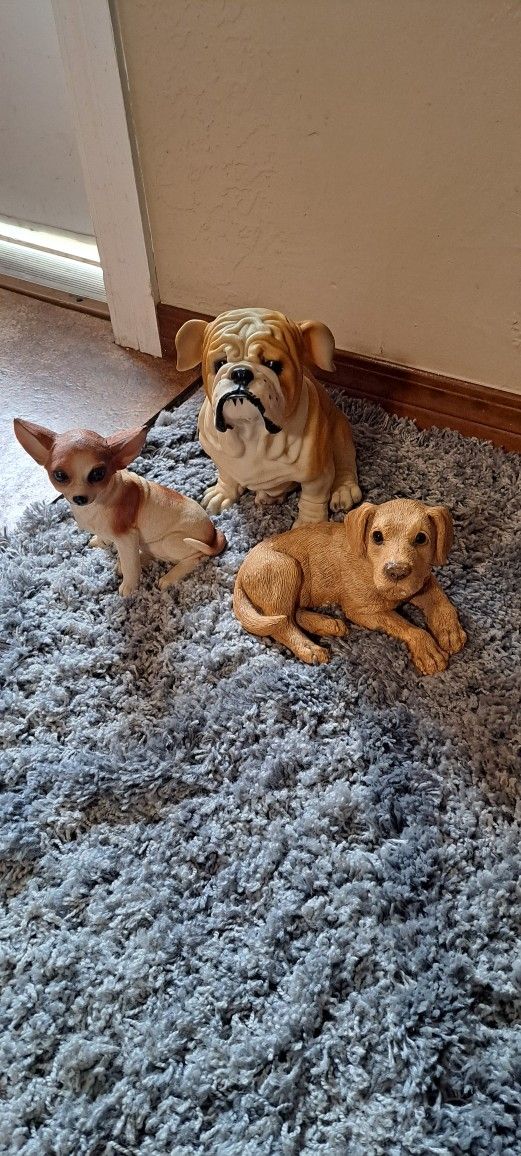 Three Collectible Stutus