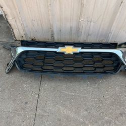 2024-25 CHEVY TRAX GRILLE OEM