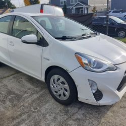 2016 Toyota Prius C 