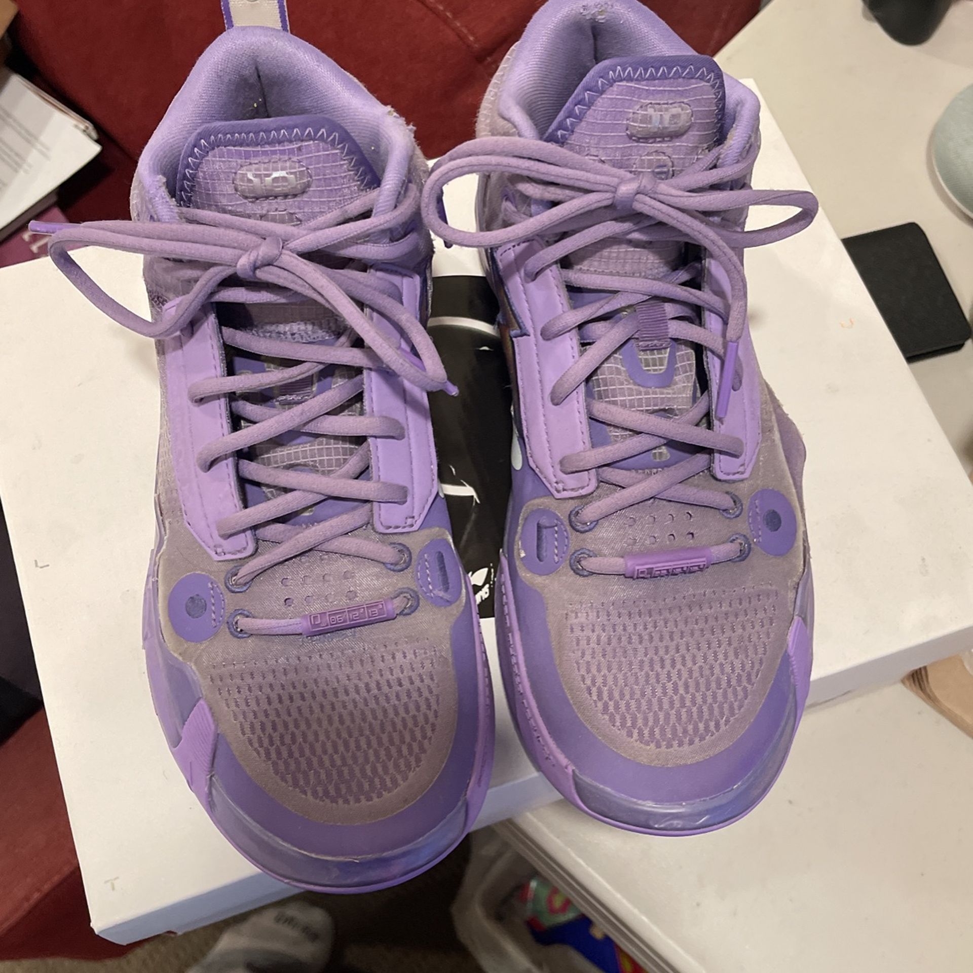 WAY OF WADE 10 “Lavender” - Size 7.5 Used - No Insole