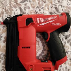 Milwaukee  M12.   18ga Finish Nailer  Like New