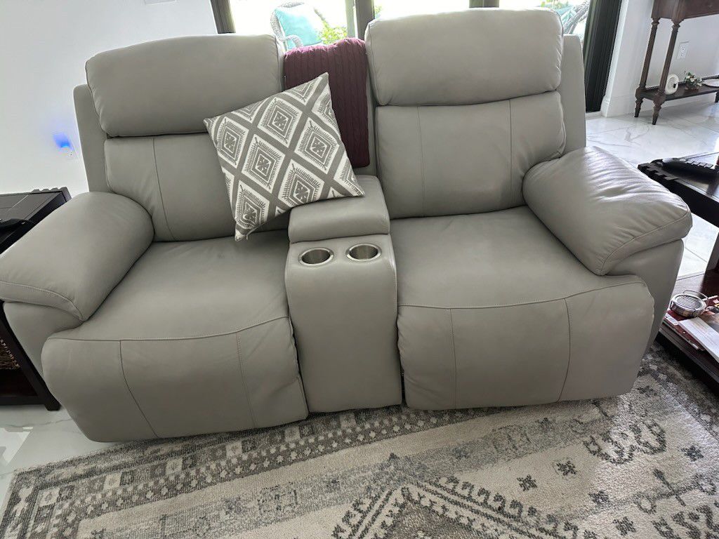 Like New Tripple Power And Massaging Sofa, Love Seat, And Recliner