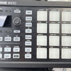 LIKE NEW! MASCHINE MIKRO MK2 Sale $60.00