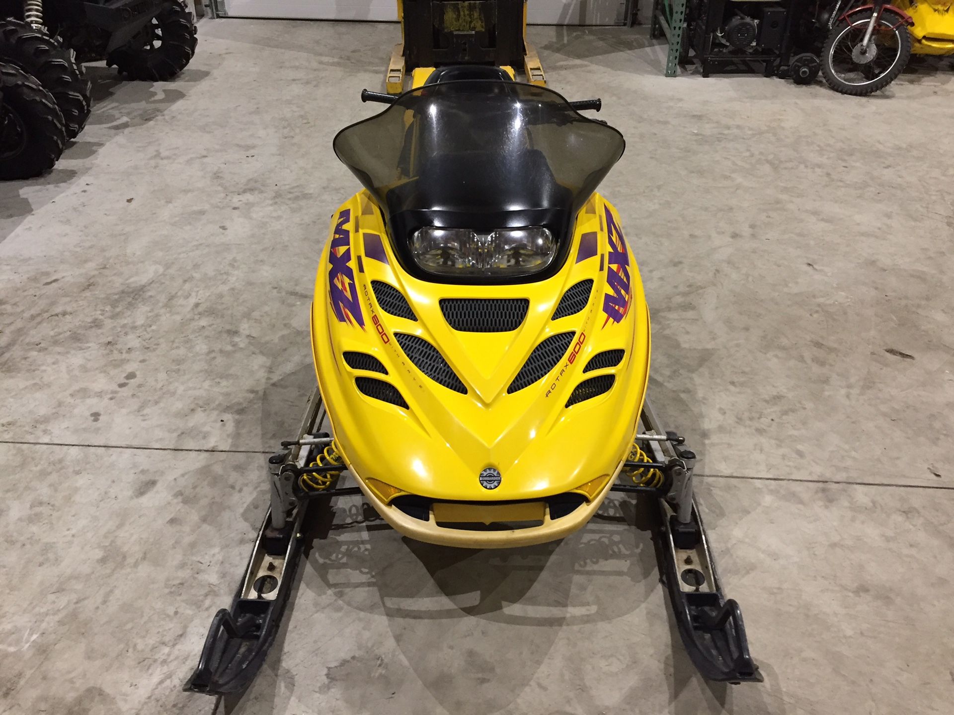 1999 skidoo mxz 600 liquid cooled Snowmobile 4994 Miles will trade for