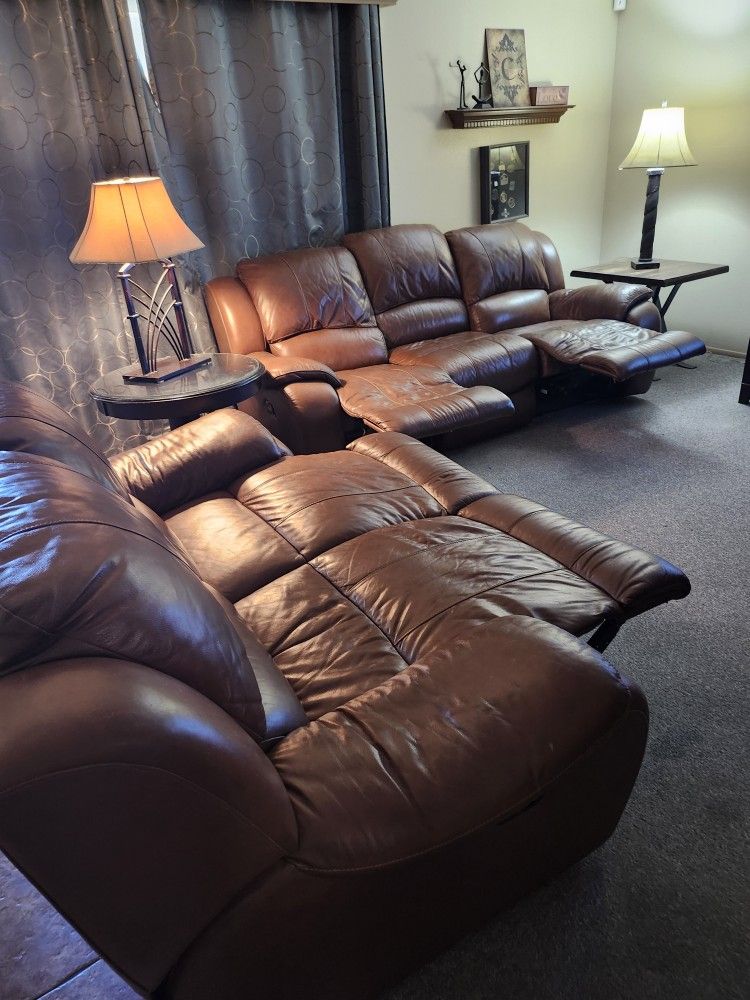 Comfy 2 Piece Leather Recliners