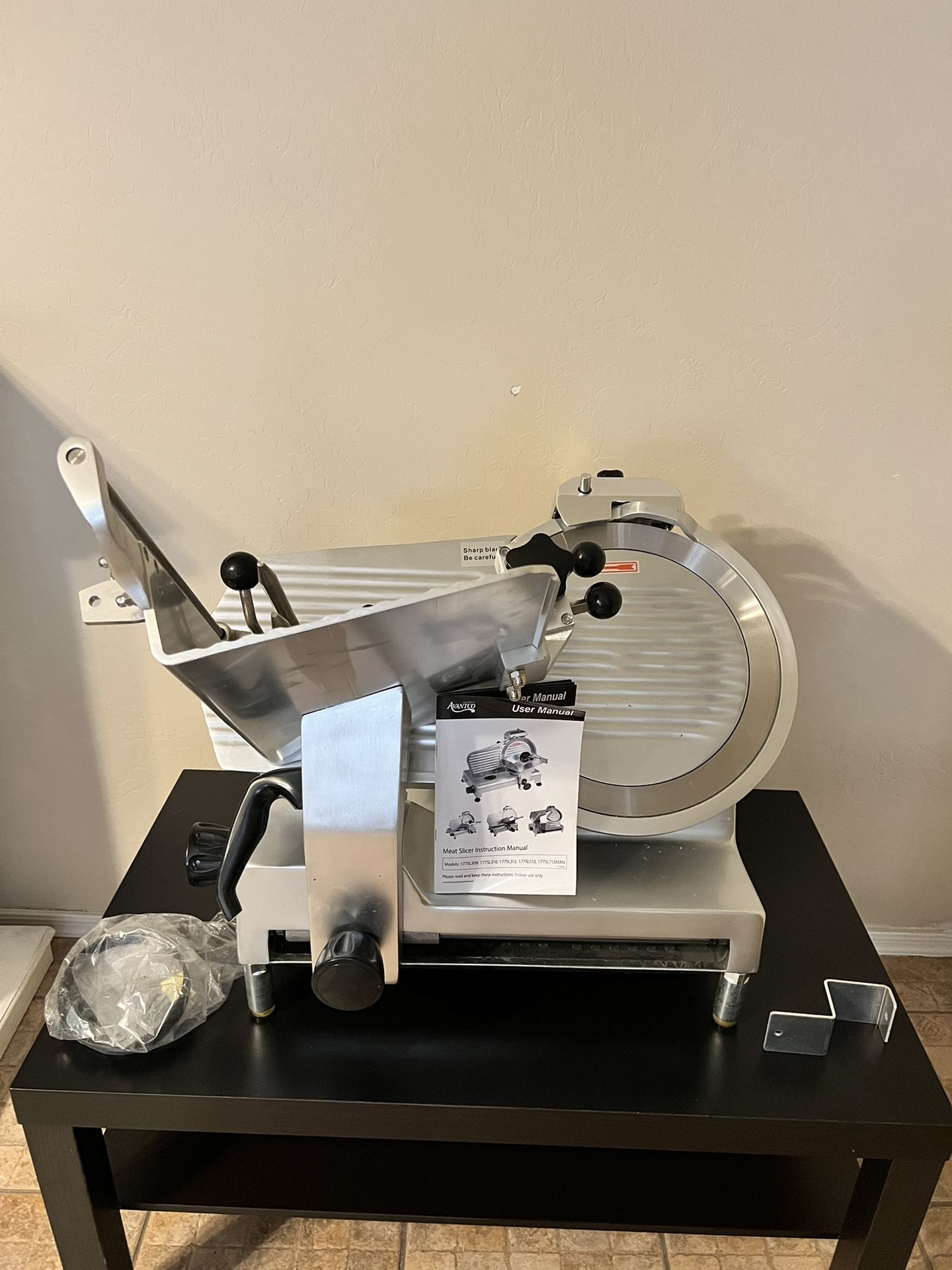 Avantco Meat slicer