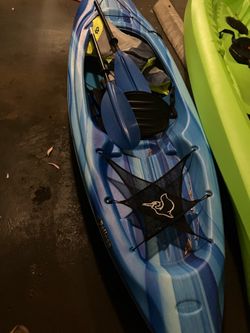 2 kayaks