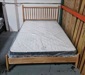 Natural queen platform bed