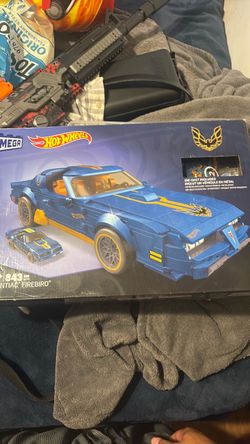 Mega Hot Wheels Pontiac Firebird Building Set