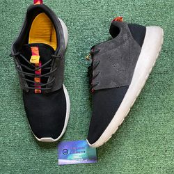 Nike Roshe Run dark charcoal size 9.5men/11women