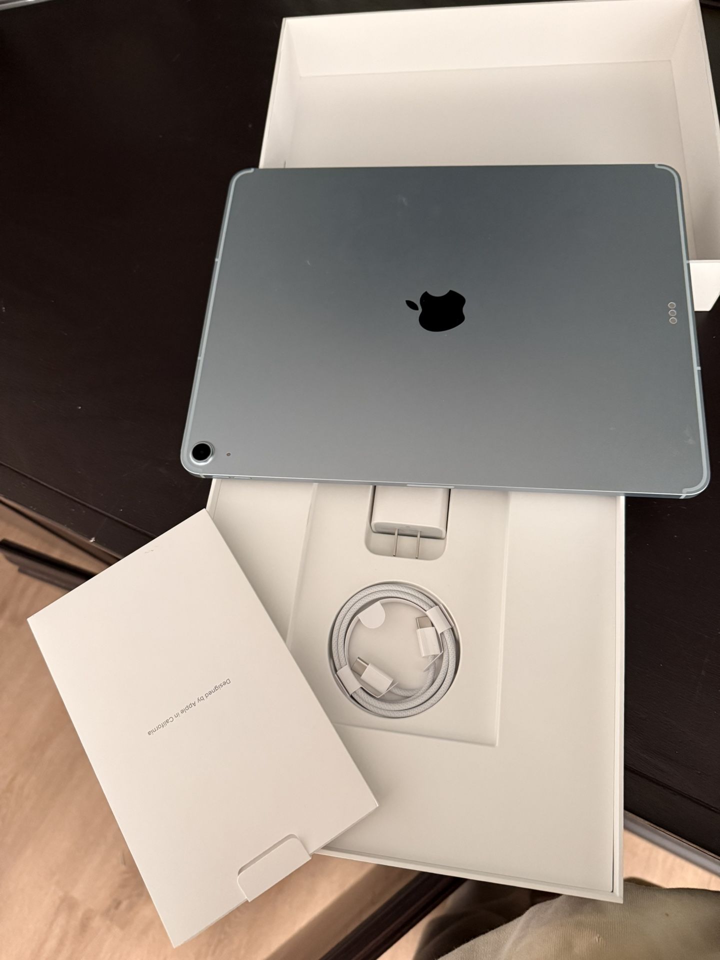 iPad Air 13-inch (M3) Wi-Fi + Cellular With Magnetic Keyboard Case