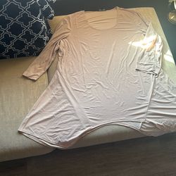 2XL Blouses 1 Tan And 1 Hunter Green
