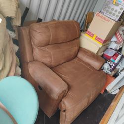 Brown Loveseat And Recliner