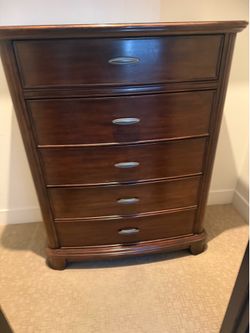 Upright dresser 5 drawers