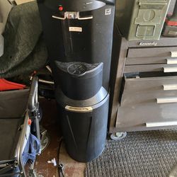Bottom loading water dispenser.