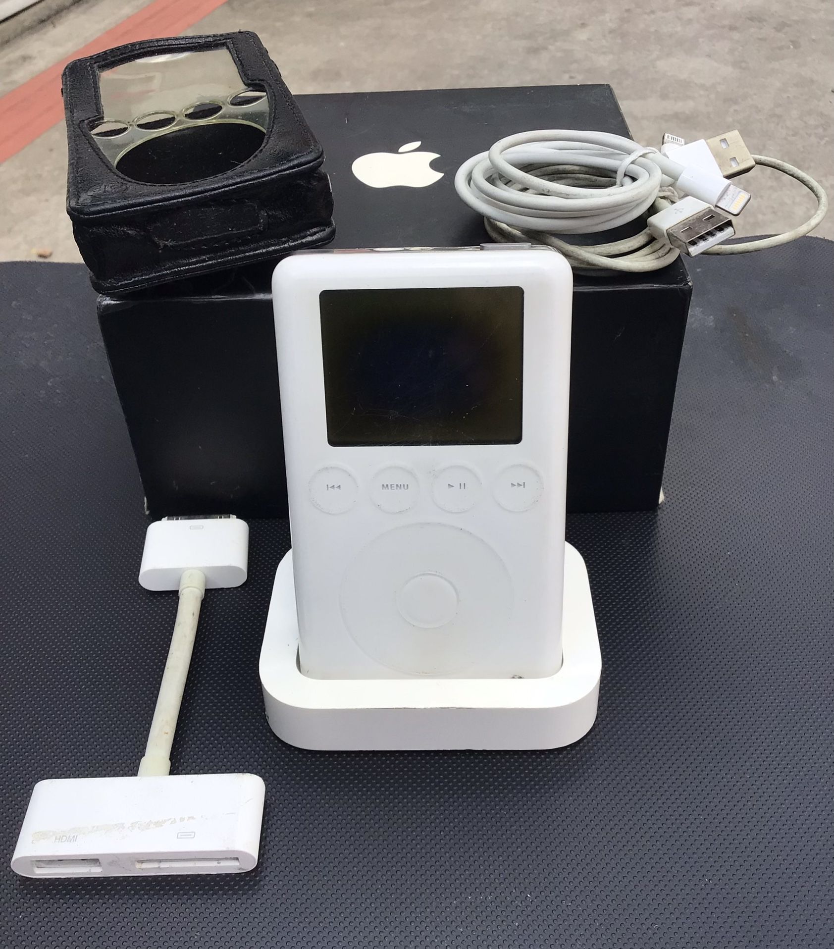 2003 VINTAGE APPLE A1040 IPOD 3rd GeneraTion Charging Station Base Original Leather Case Adapter Cord BOX mp3