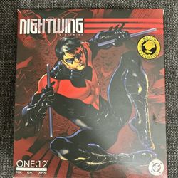 Mezco Knightwing Event Exclusive 