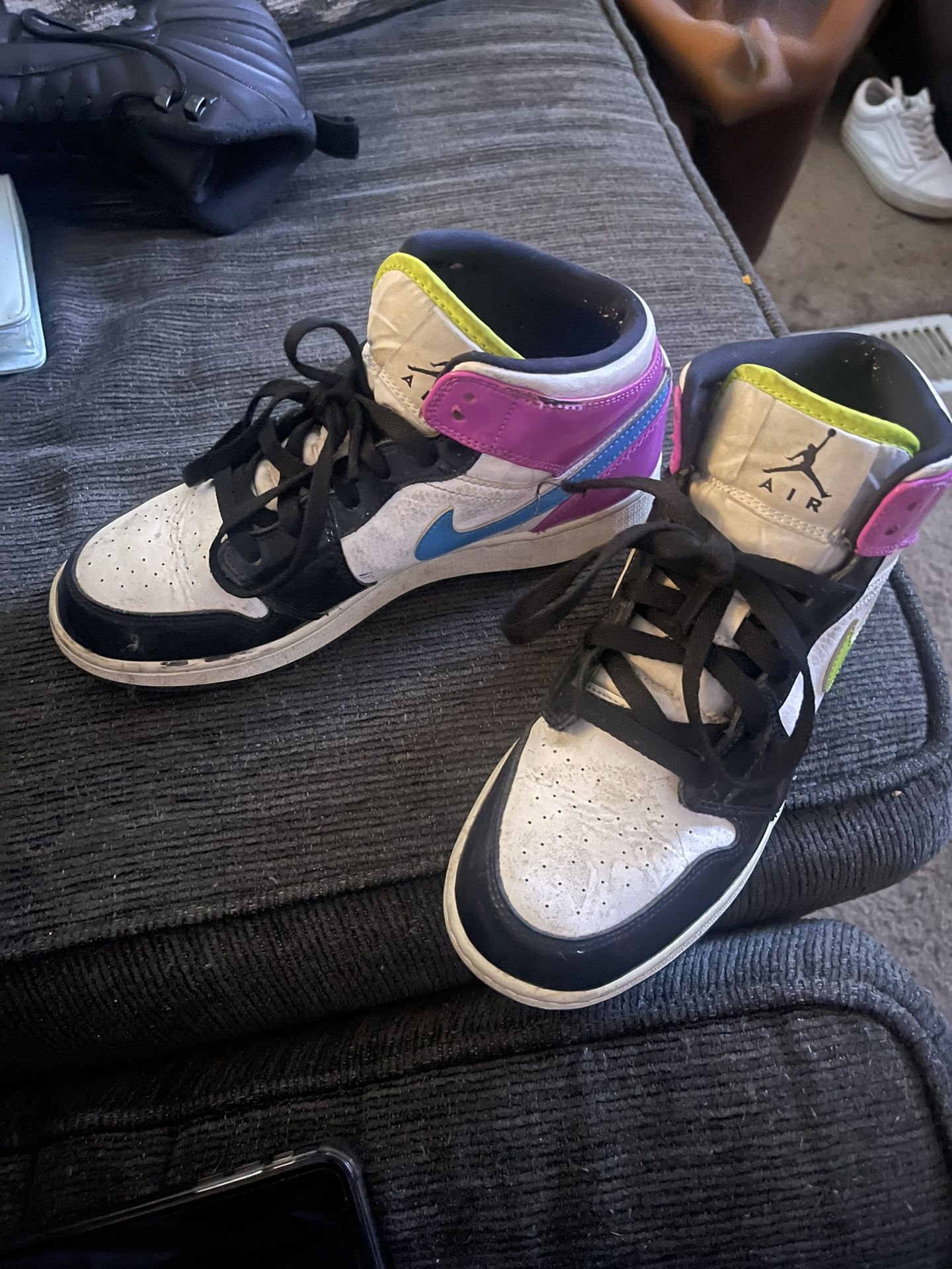 Lots Of Nice Baby Girl/girl Clothes Toys Shoes Desk N Etc Need Gone!!!!!