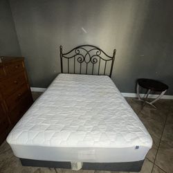 Bronze Metal Bed Frame & Mattress Set - Full Size