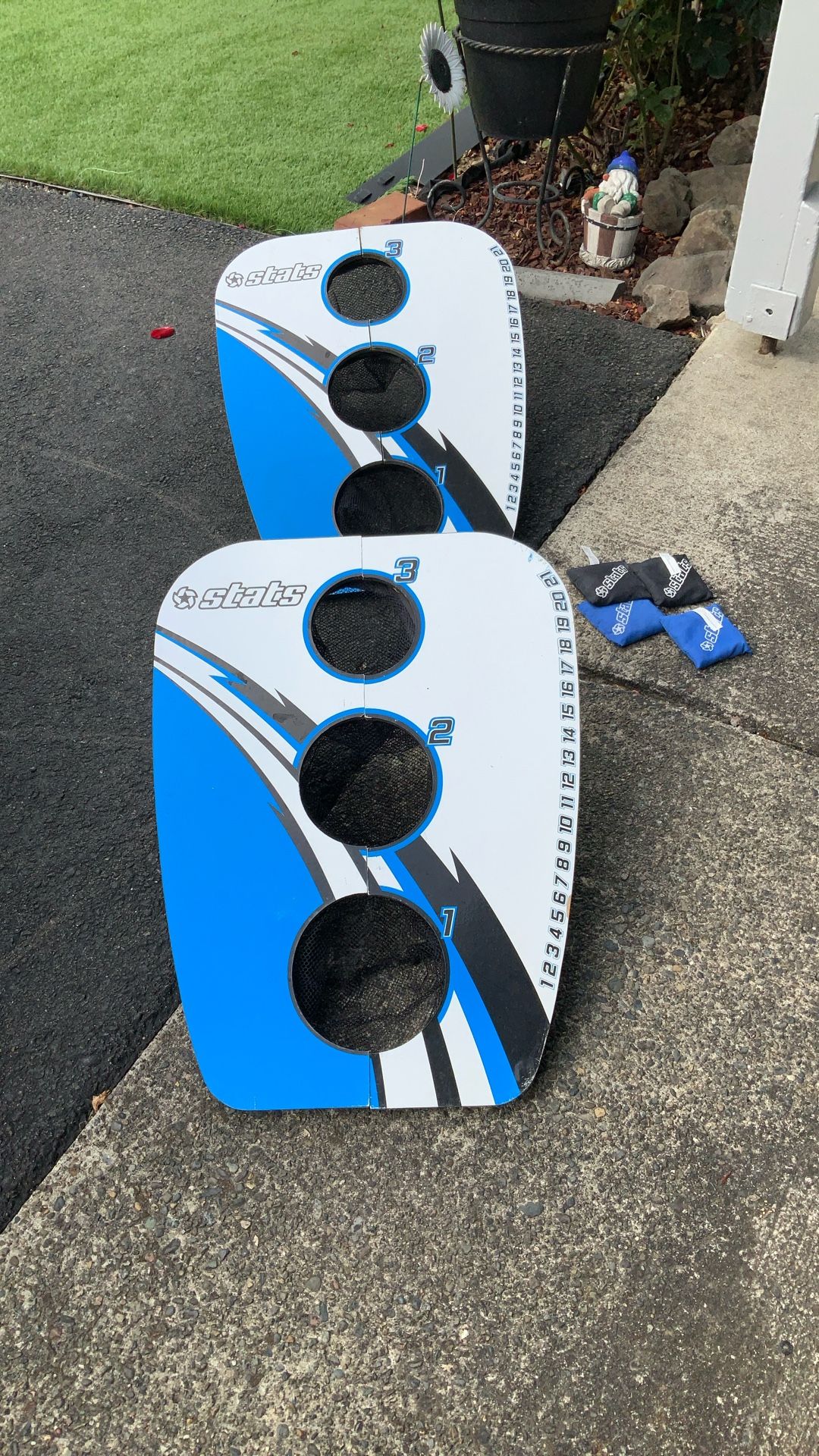 FREE KIDS CORN HOLE
