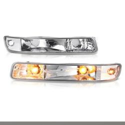 99-06 GMC Sierra / 00-06 Yukon [Non Denali] Front Bumper Lights 