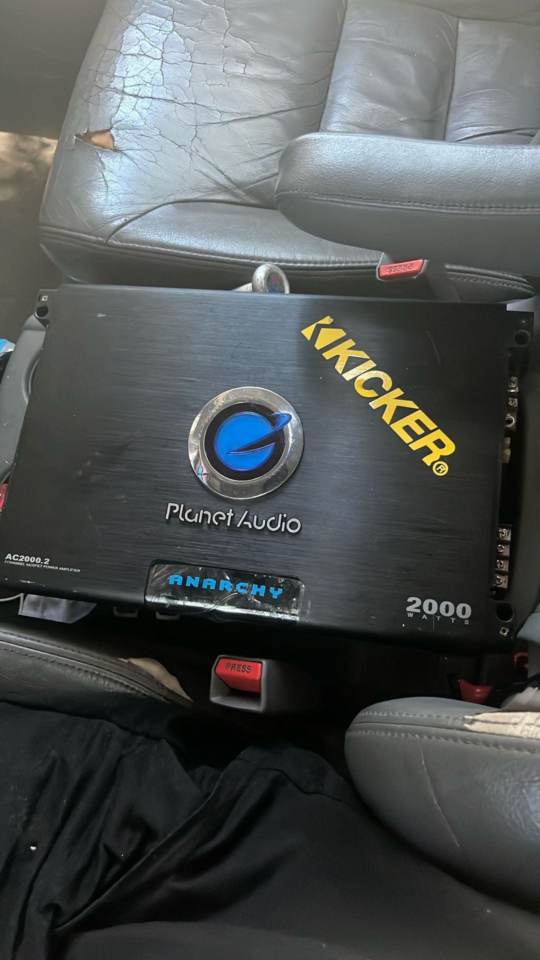 2000 Watt 2 Channel Amp