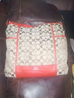 COACH PARK CARRIE TOTE IN SIGNATURE  (F23297