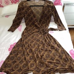 London Times Dress Size Medium For Ladies ,three-quarter sleeves,