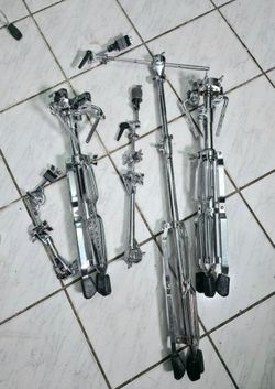 Dw hardware ! Toms holders . Cymbals stand and cymbal stations!!all $450 or best offer !!