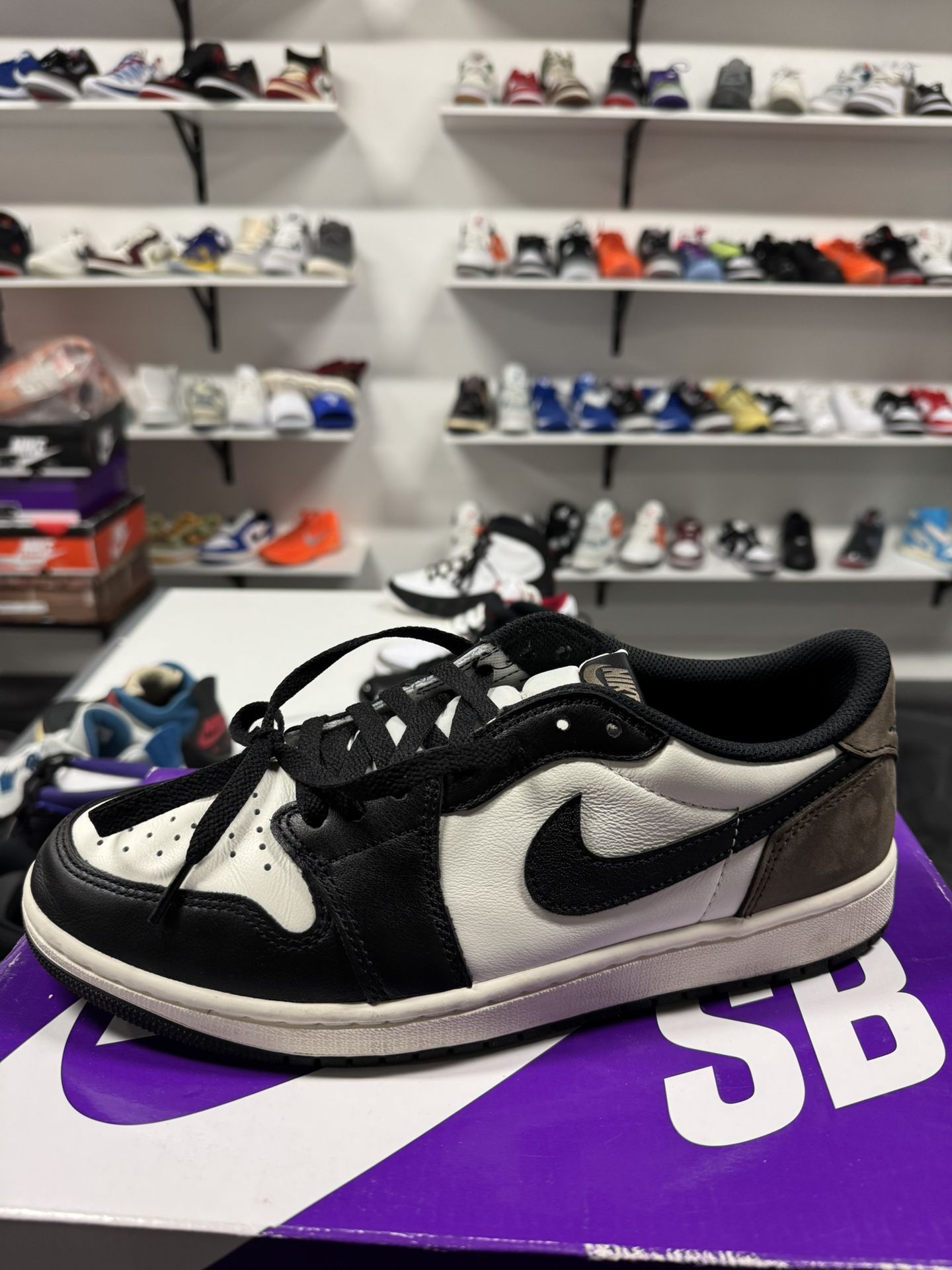 Jordan 1 Low Mocha