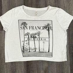 Junior’s Medium Cropped San Francisco Semi-Sheer Tee