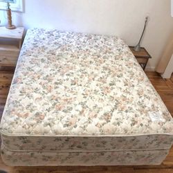 Queen SpringAir Back Supporter Mattress, Boxspring and Metal Bed Frame

