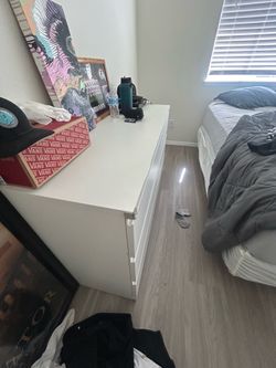 Pearl white Dresser
