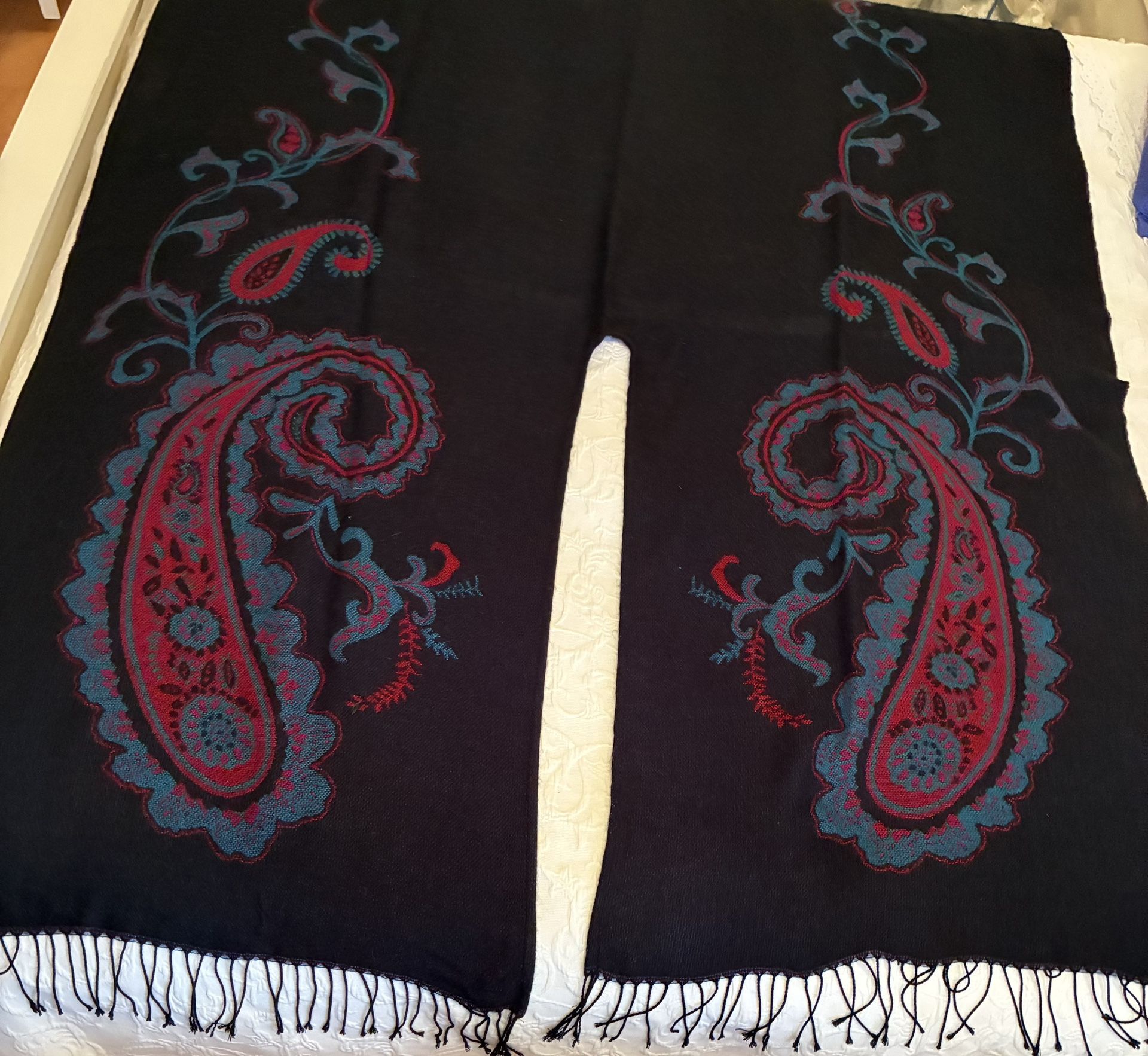 Wool Wrap/Pancho/Shawl, Extra Large w/Fringe On Both Ends.