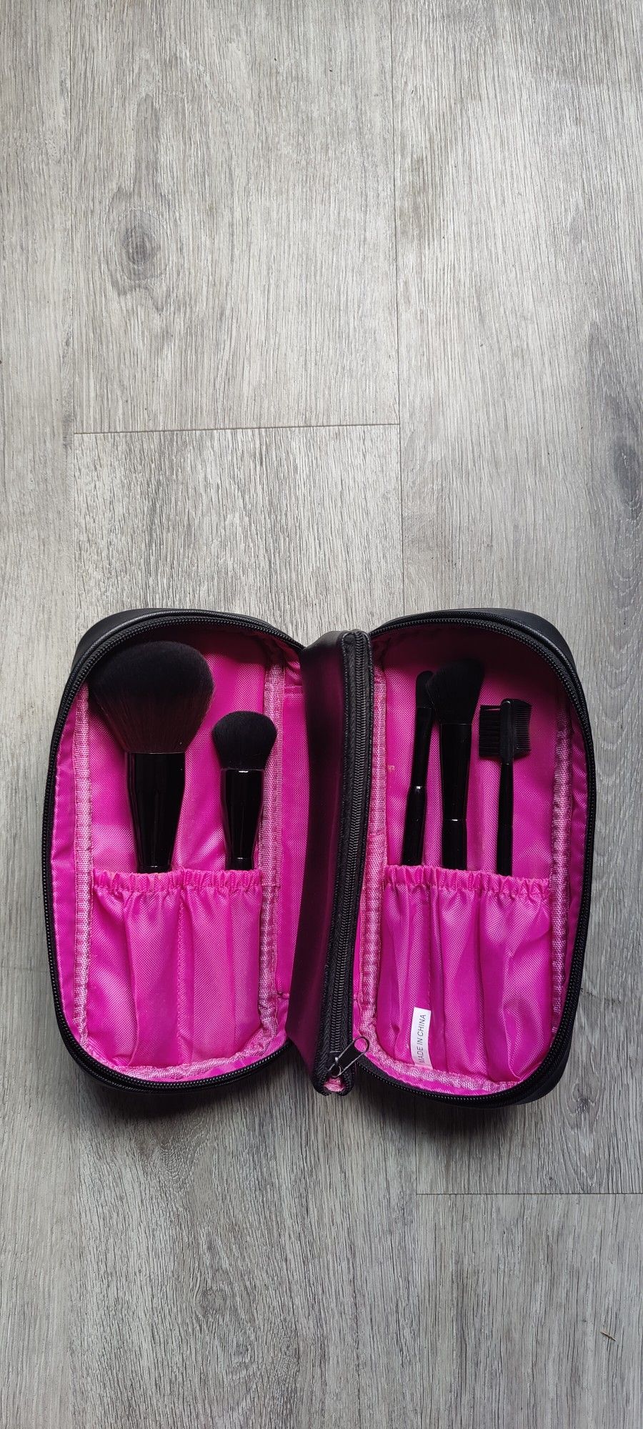 Like New Savvy Mineral By Young Living Brush Set 