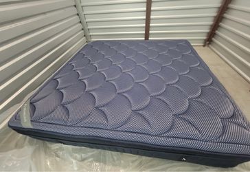 DreamCloud Luxe Hybrid Mattress – King – $540