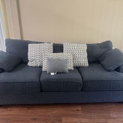 Couch Pull Out Bed 