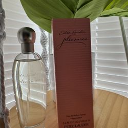 Este Lauder Pleasure 