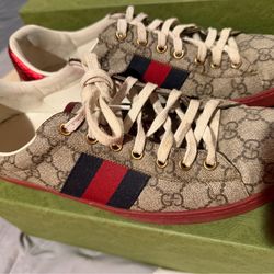 Gucci shoes size 10