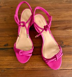 Arezzo Women's Camila Pink Nubuck Mid Block Heel Sandals – Size 8.5