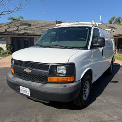 2016 Chevy Express 2500 V8