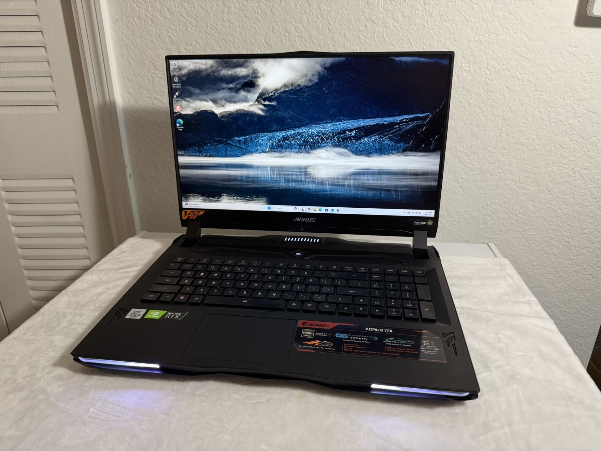 AORUS 17X (YB-9US2452MP) - i9- 10980HK • RTX 2080 SUPER 3TB