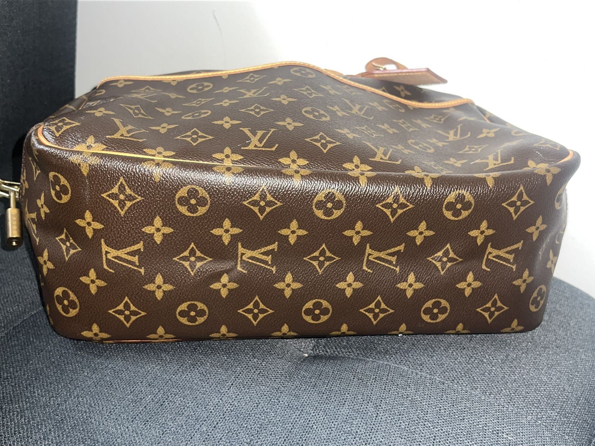 LV Deauville for Sale in Mineola, NY - OfferUp