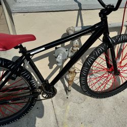 Throne Goon 29 inch 