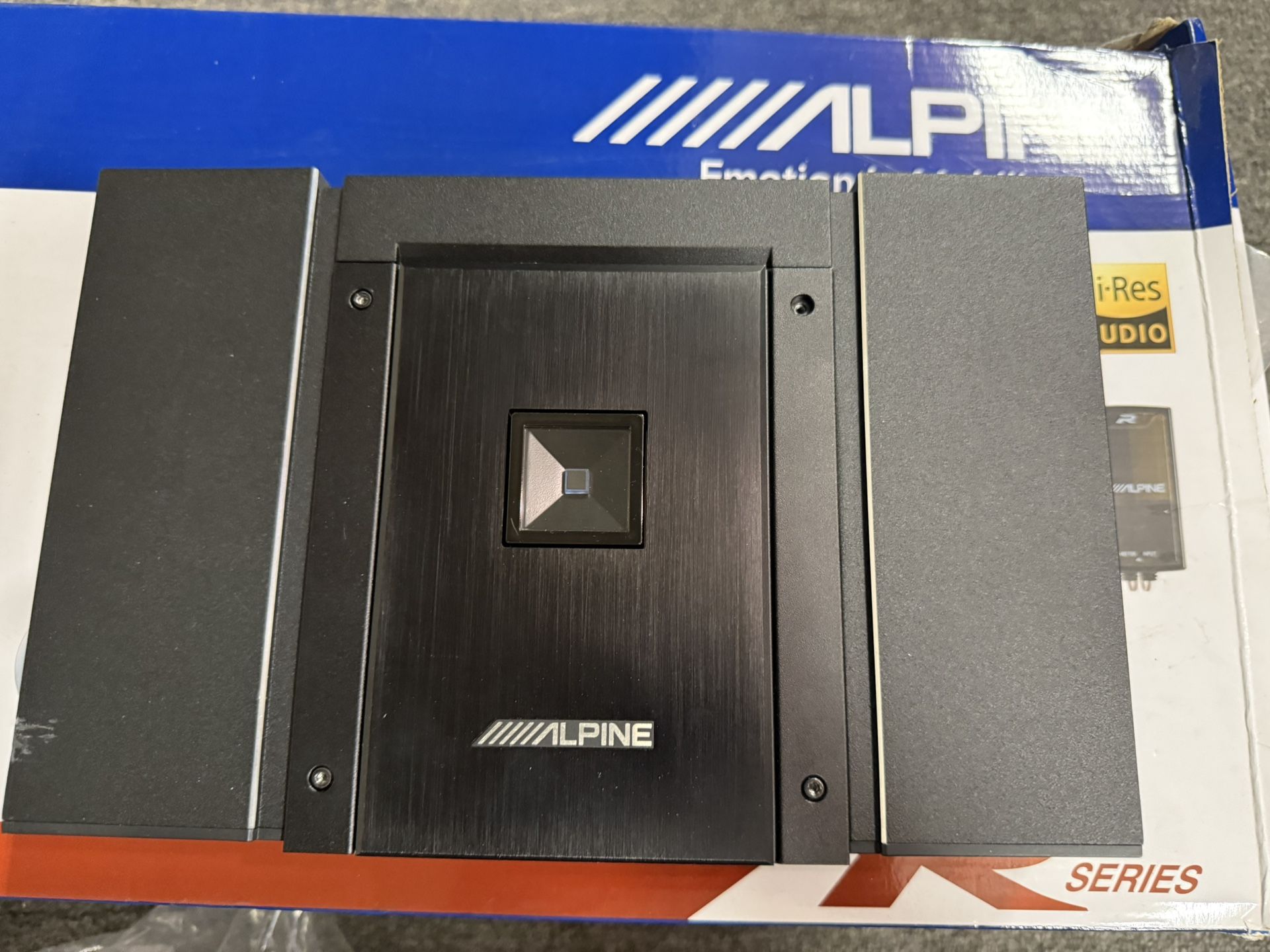 Alpine HDA-V90 5-Channel Amplifier
