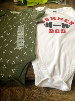 2 new old navy onesies 6-12 months