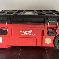 Milwaukee PACKOUT 38 in. Rolling Modular Tool Chest 