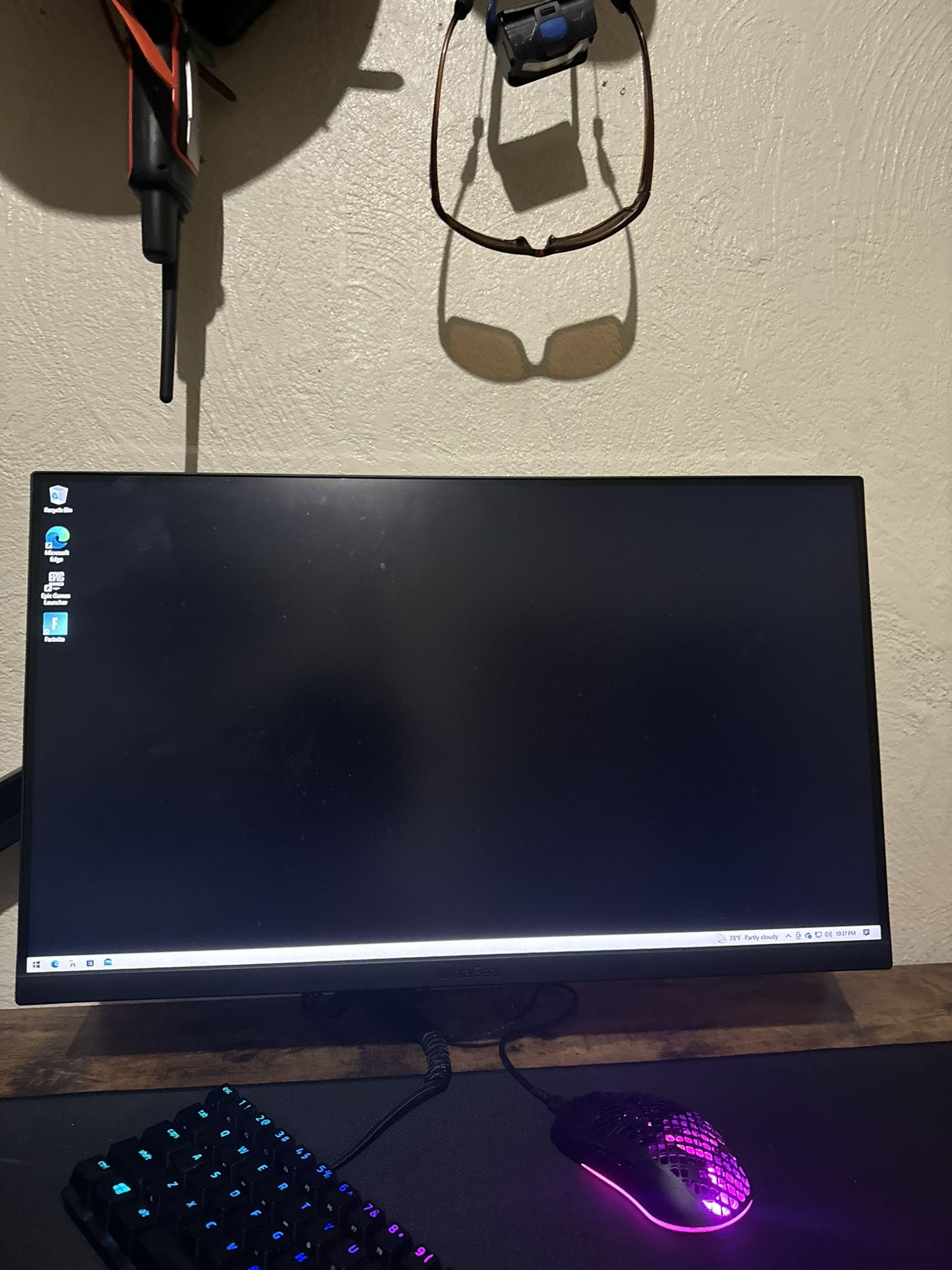 24 inch Ultra gear monitor 165 hrtz