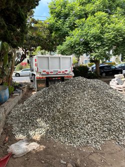 Gravel / dirt