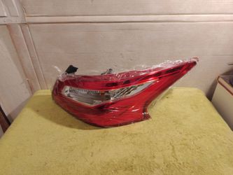 Nissan Altima right side Gail light